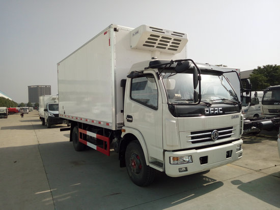 東風多利卡國五冷藏車(5米)