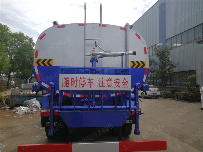 湖北盈通汽車山東藍牌福田抑塵車