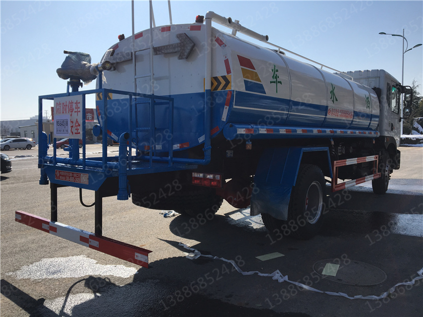 湖北盈通汽車東風天錦洗掃車